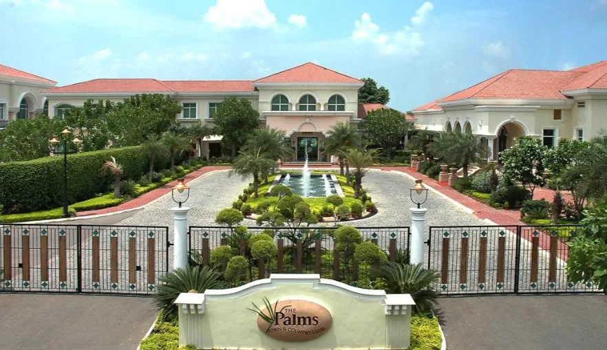 The palms town & country club