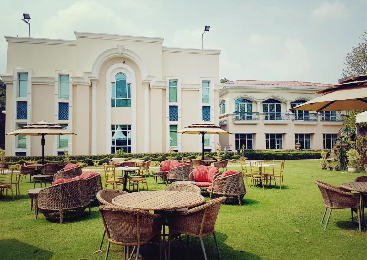 The palms town & country club 2