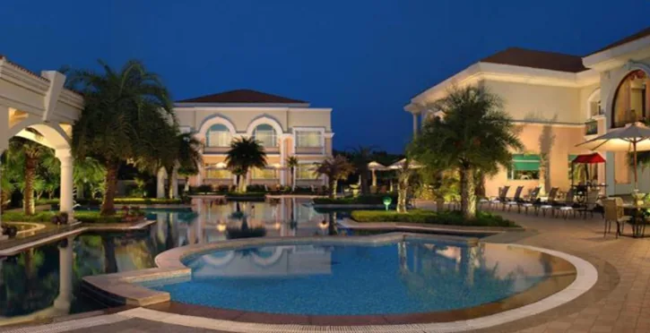 The palms town & country club 4