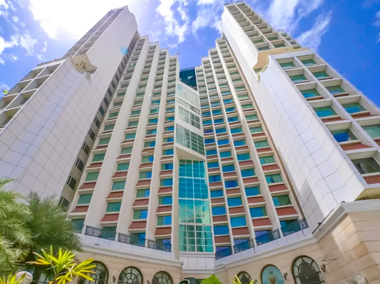 Hotel The Royal Plaza