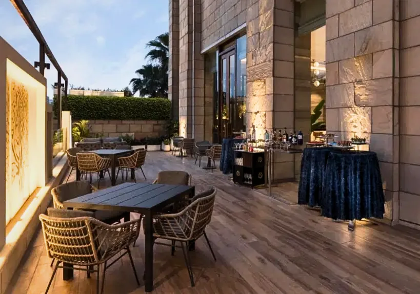 Crowne Plaza 4