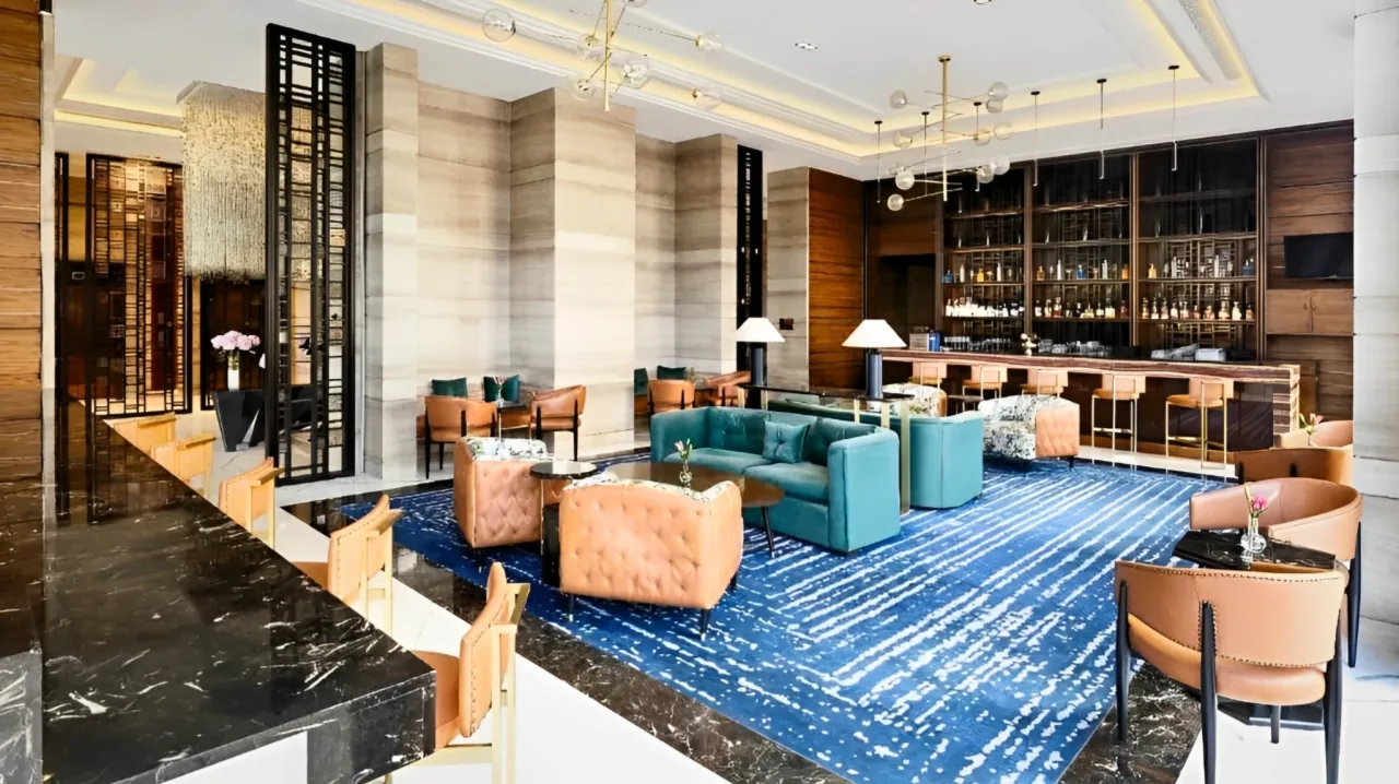 Crowne Plaza 5
