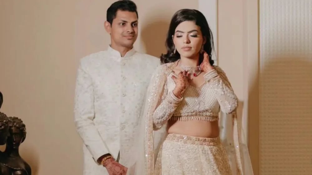 Candid wedding photographer Rohini - PhotoTatva Production couple