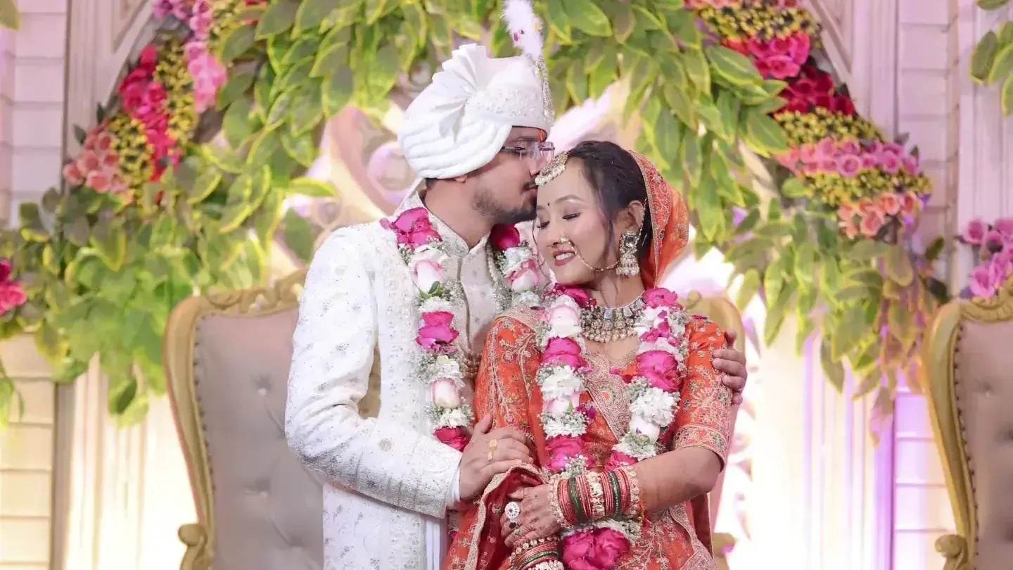 https://cosmic-wedding-images.sgp1.digitaloceanspaces.com/images/1792661156507-032.webp