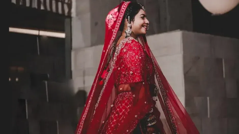 https://cosmic-wedding-images.sgp1.digitaloceanspaces.com/images/1792740353893-002.webp